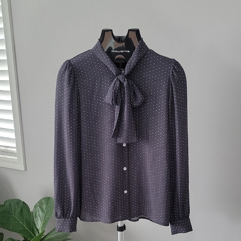 Premise  Long-Sleeve Gray  Pattern Women's Blouse with Bow, S Size.